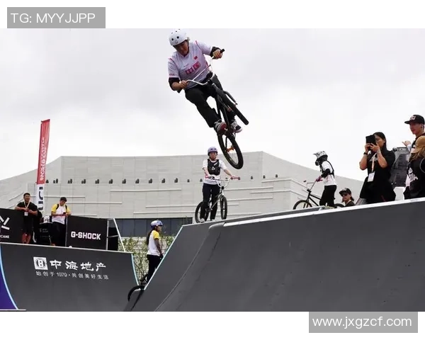 极限运动的魅力与挑战：深入了解上海极限运动队的团队合作精神